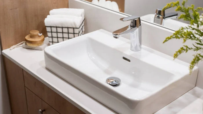 Jahrelanger Kanalisationsgeruch verschwand in 15 Minuten: Sie müssen nur 2 Mittel in das Waschbecken geben