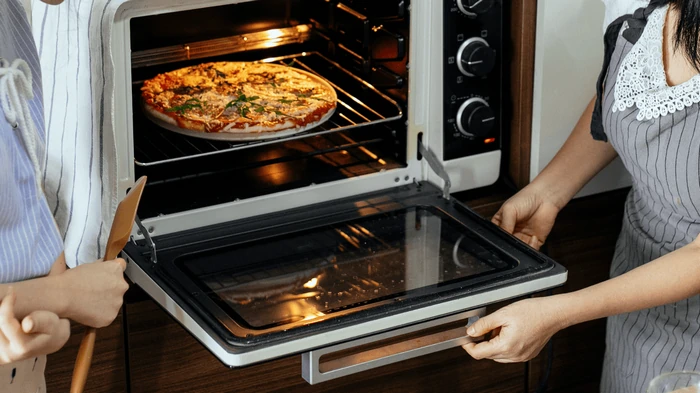 Kein Anbrennen und kein Durchnässen: Was Sie tun müssen, damit Ihr Ofen Ihre Speisen gleichmäßig gart