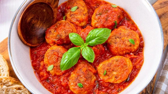 So saftig haben Sie noch nie geschmeckt: herzhafte Schnitzel in Tomatensoße